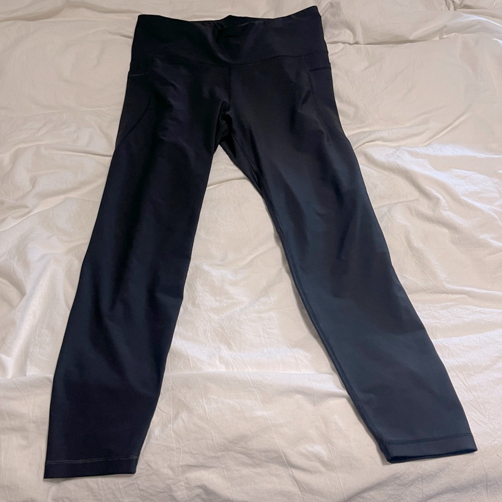 Old Navy Elevate Cropped Leggings